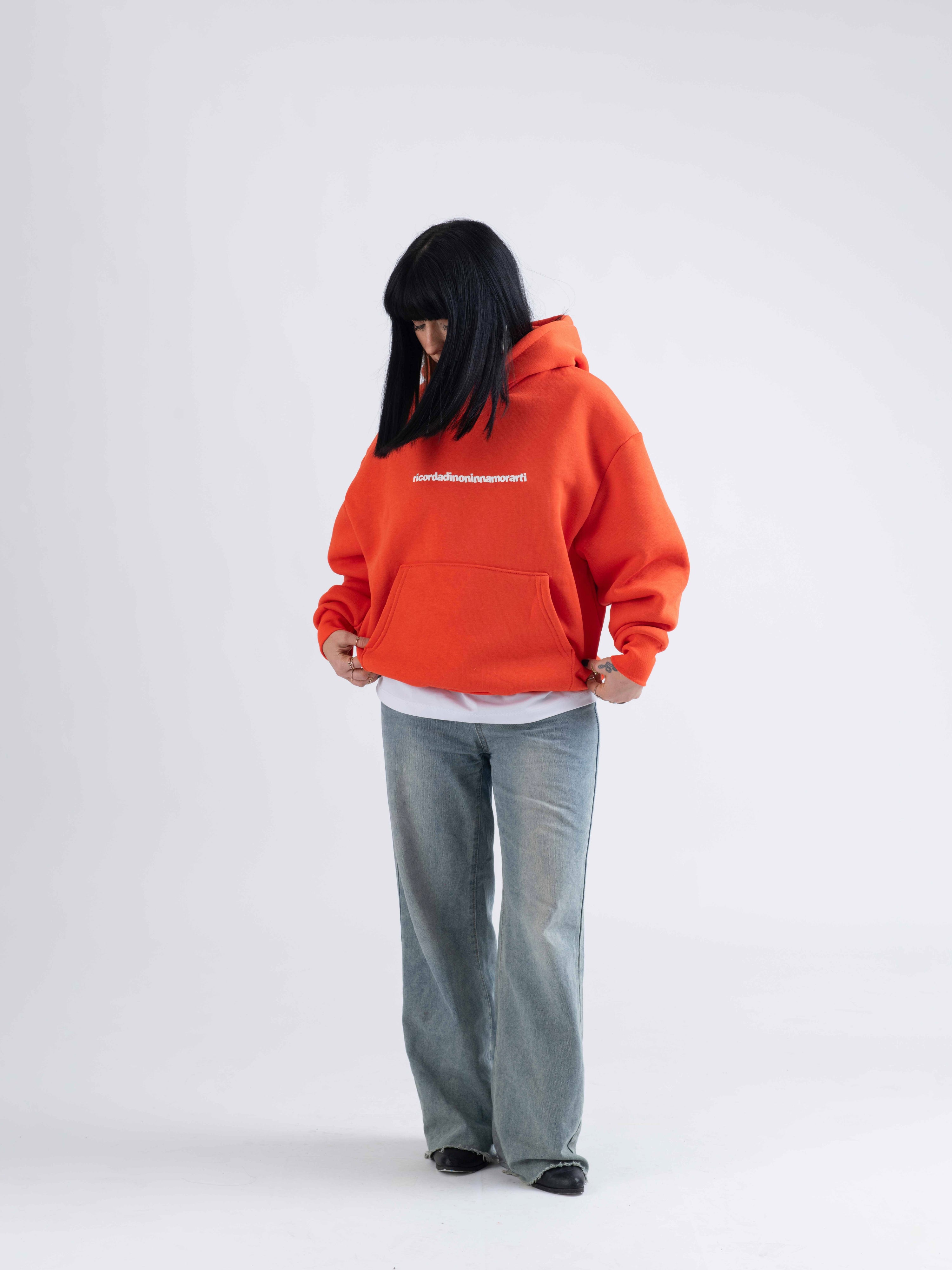 HOODIE MA TU MI PENSI MAI ARANCIONE