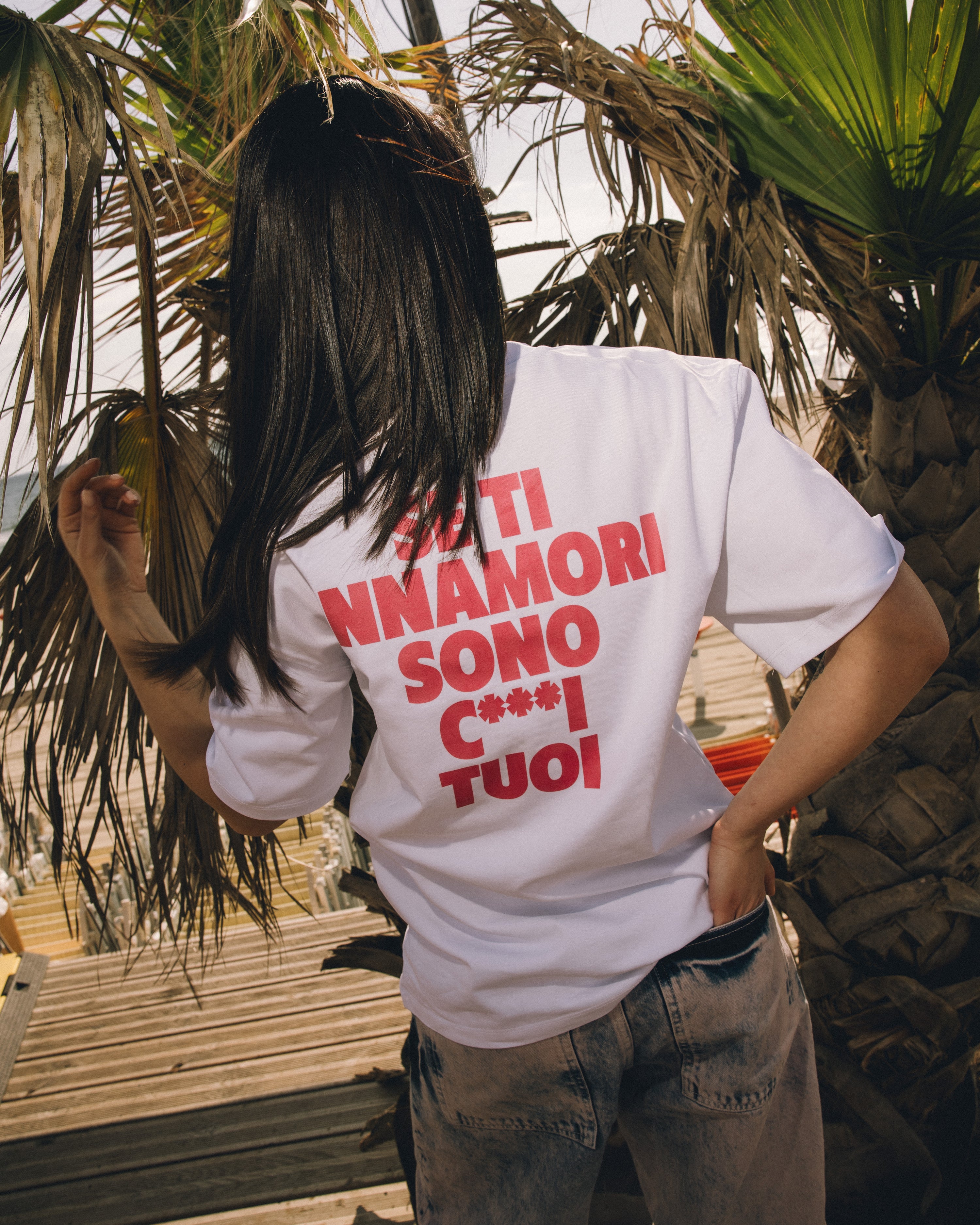 T-SHIRT BIANCA SE TI INNAMORI SONO C***I TUOI